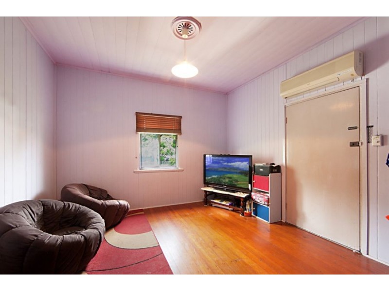 15 Surrey Street, Hyde Park QLD 4812