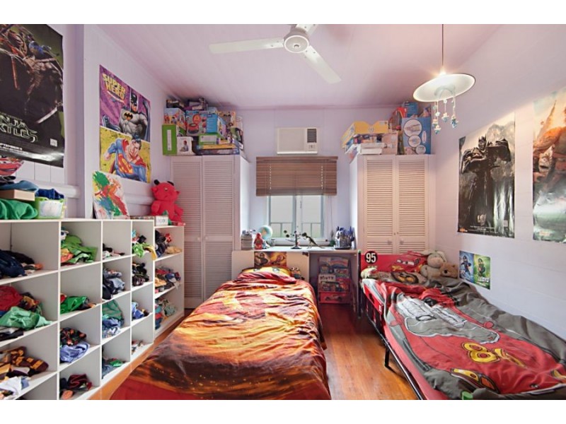 15 Surrey Street, Hyde Park QLD 4812