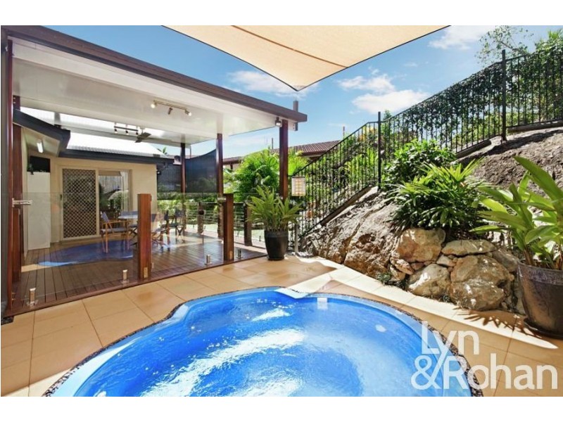 27 Bishop Street, Belgian Gardens QLD 4810