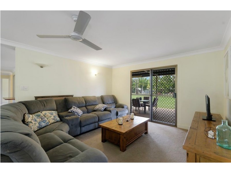 5 Bunya Street, Bushland Beach QLD 4818