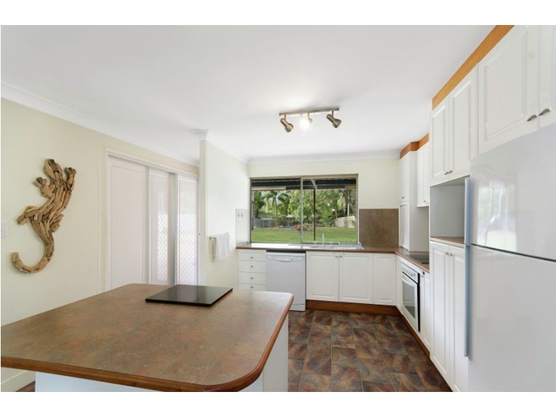 5 Bunya Street, Bushland Beach QLD 4818