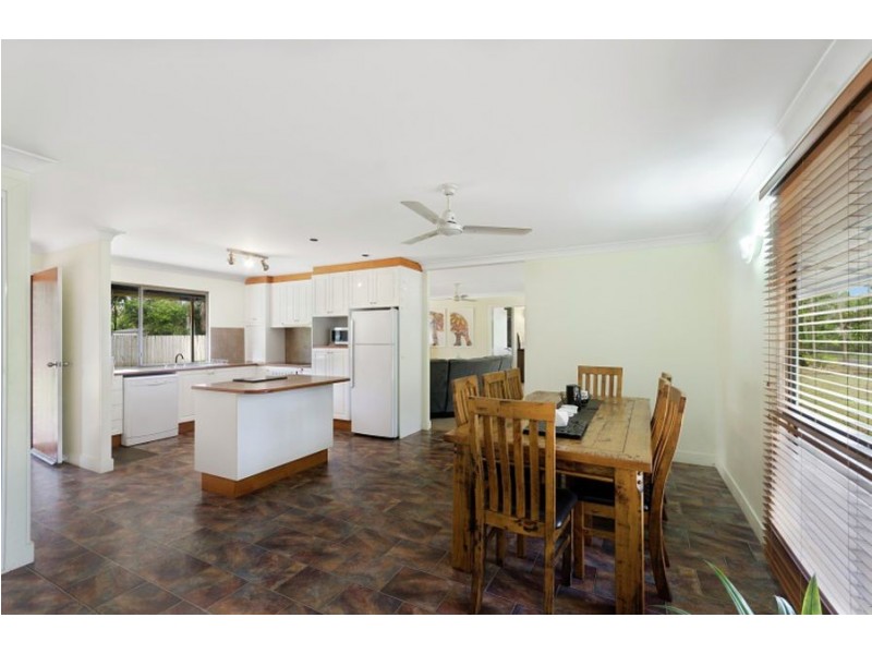 5 Bunya Street, Bushland Beach QLD 4818