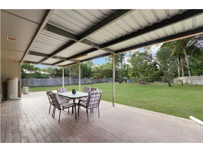 5 Bunya Street, Bushland Beach QLD 4818