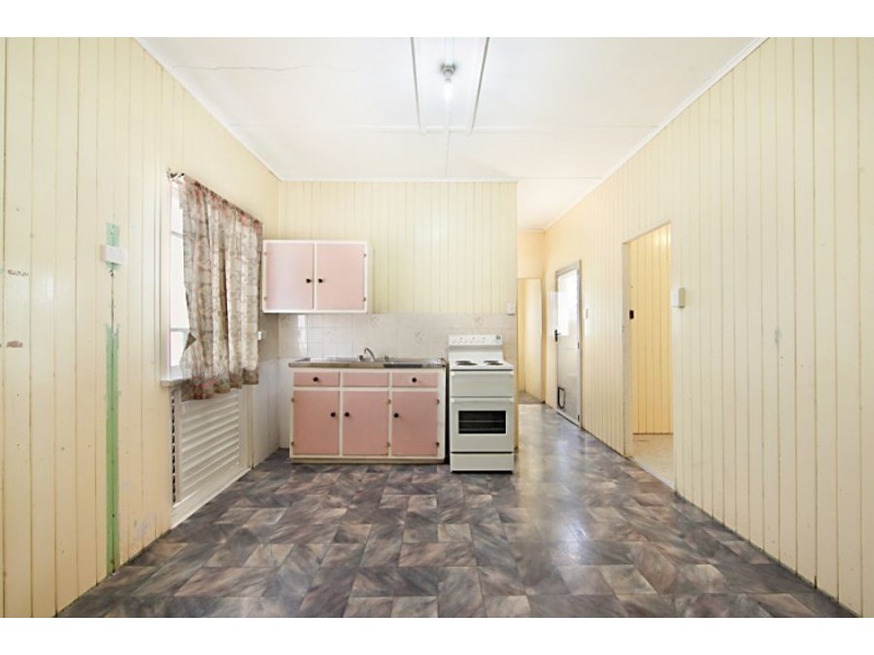 27 Palmerston Street, Currajong QLD 4812