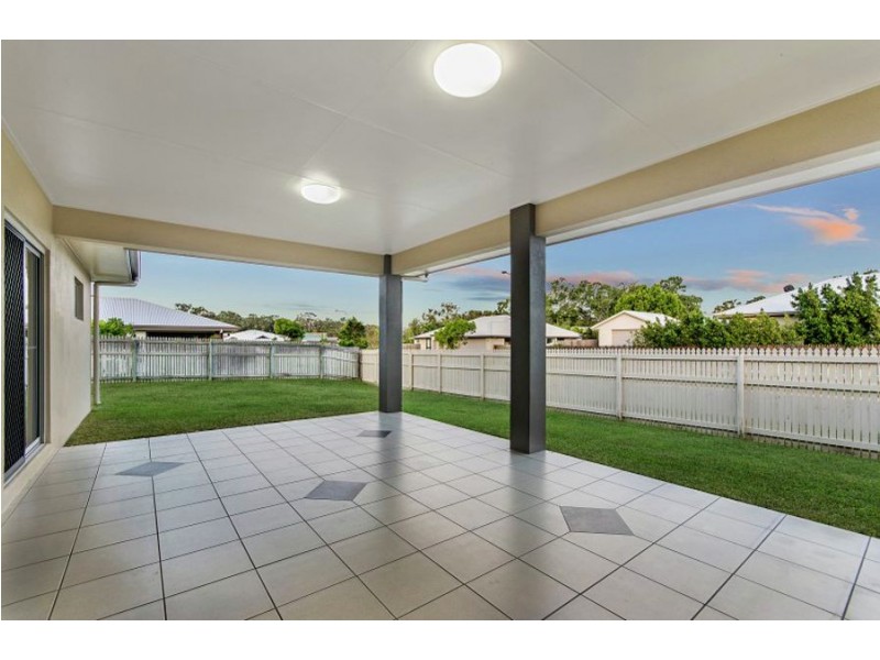 4 Eungella Court, Bushland Beach QLD 4818