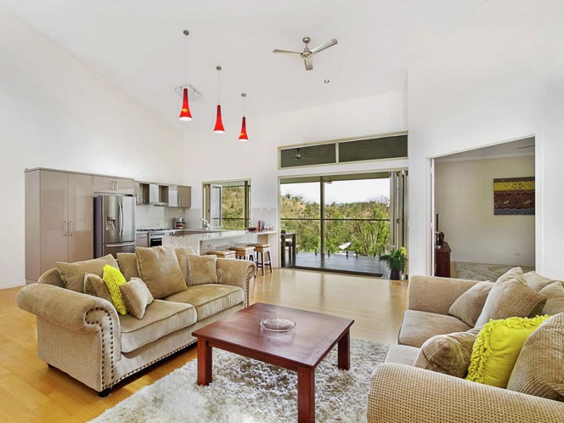 20 The Point, Castle Hill QLD 4810