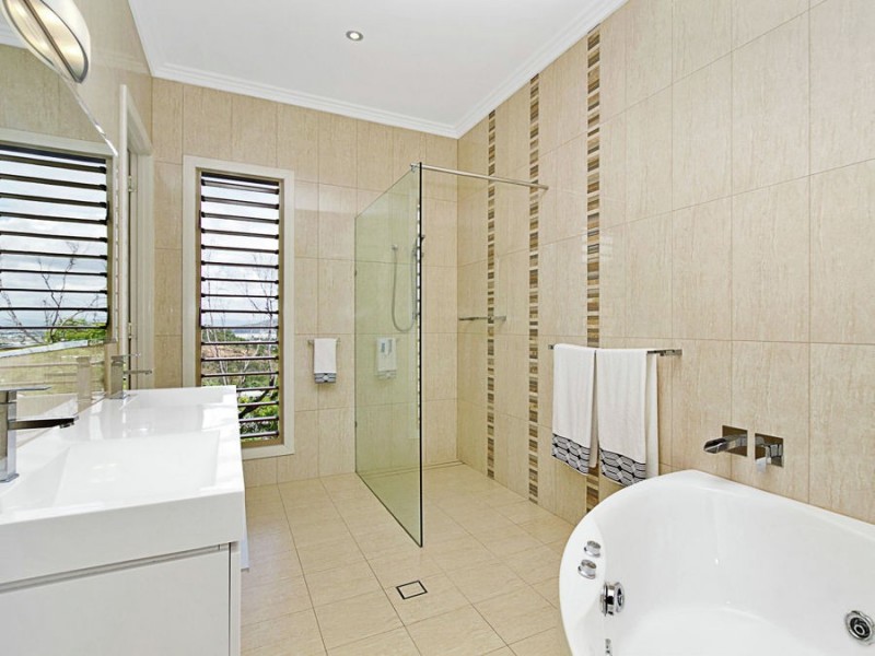 20 The Point, Castle Hill QLD 4810