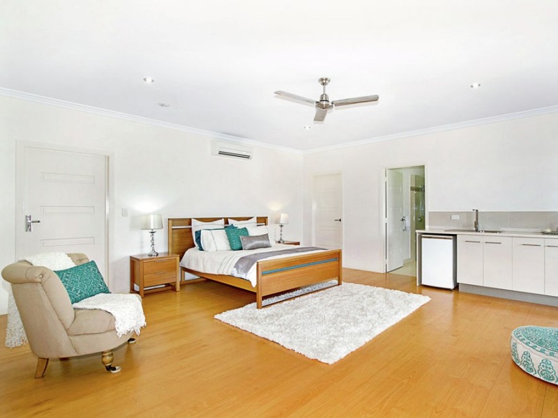 20 The Point, Castle Hill QLD 4810