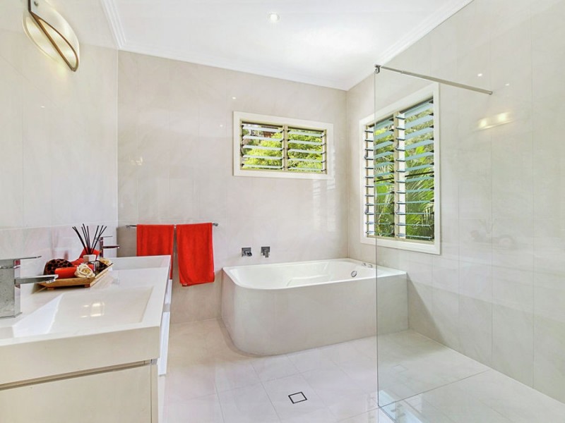 20 The Point, Castle Hill QLD 4810