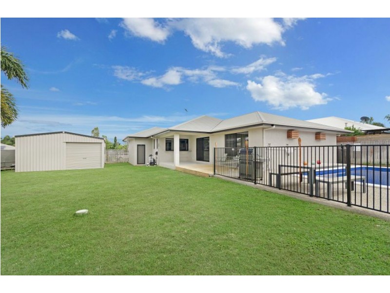 27 Seabrook Circuit, Bushland Beach QLD 4818