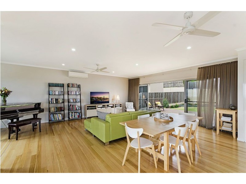 7 Cashell Crescent, Bushland Beach QLD 4818