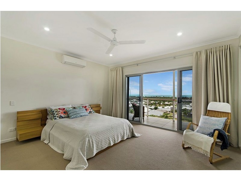 7 Cashell Crescent, Bushland Beach QLD 4818