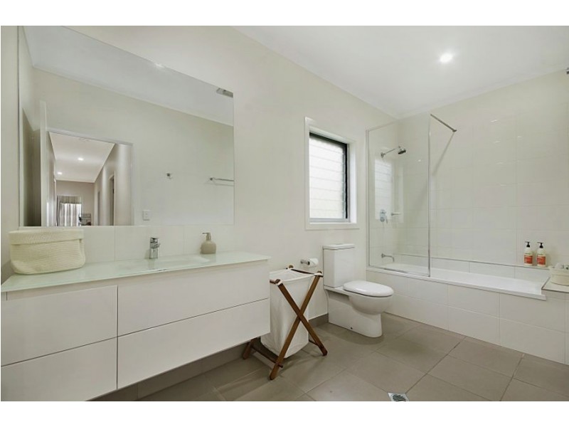 7 Cashell Crescent, Bushland Beach QLD 4818