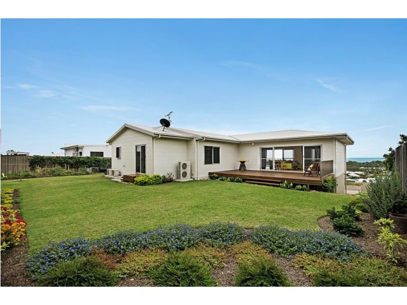 7 Cashell Crescent, Bushland Beach QLD 4818