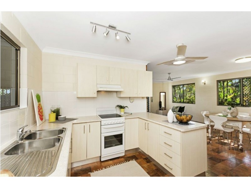 11 Stephanie Street, Rasmussen QLD 4815