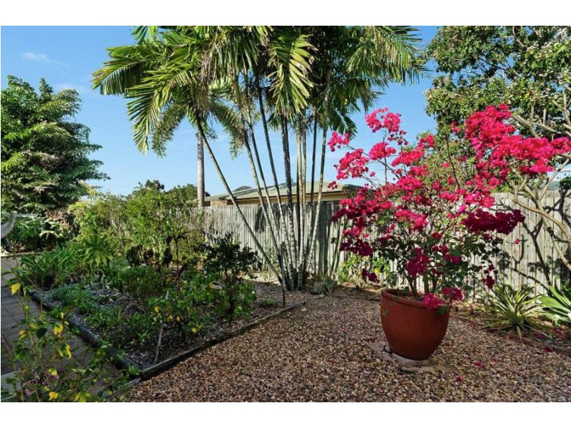 11 Stephanie Street, Rasmussen QLD 4815