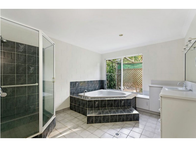 Bushland Beach QLD 4818