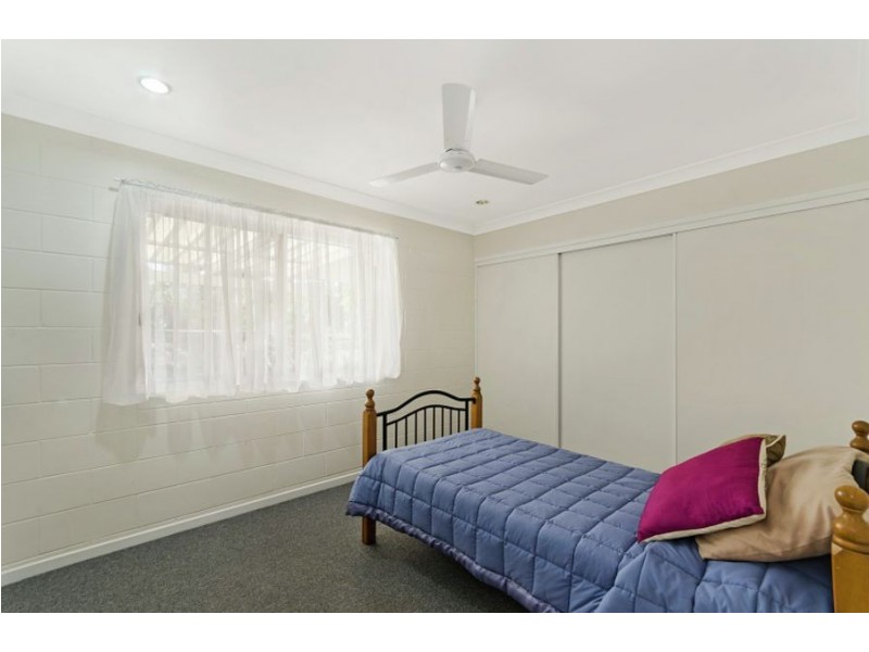 Bushland Beach QLD 4818