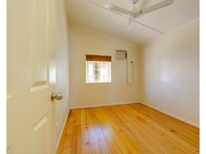 60 Tenth Avenue, Railway Estate QLD 4810