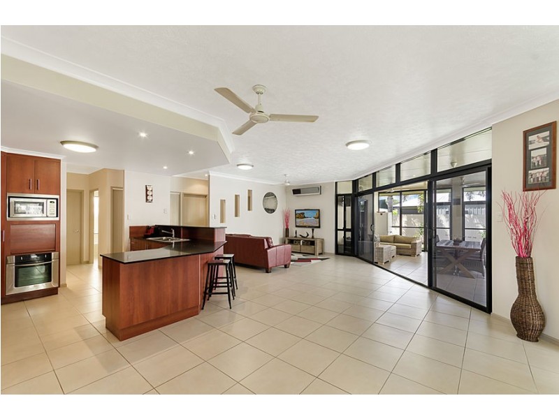 18 Blackbean Court, Mount Louisa QLD 4814