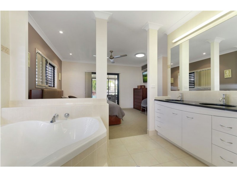 18 Blackbean Court, Mount Louisa QLD 4814