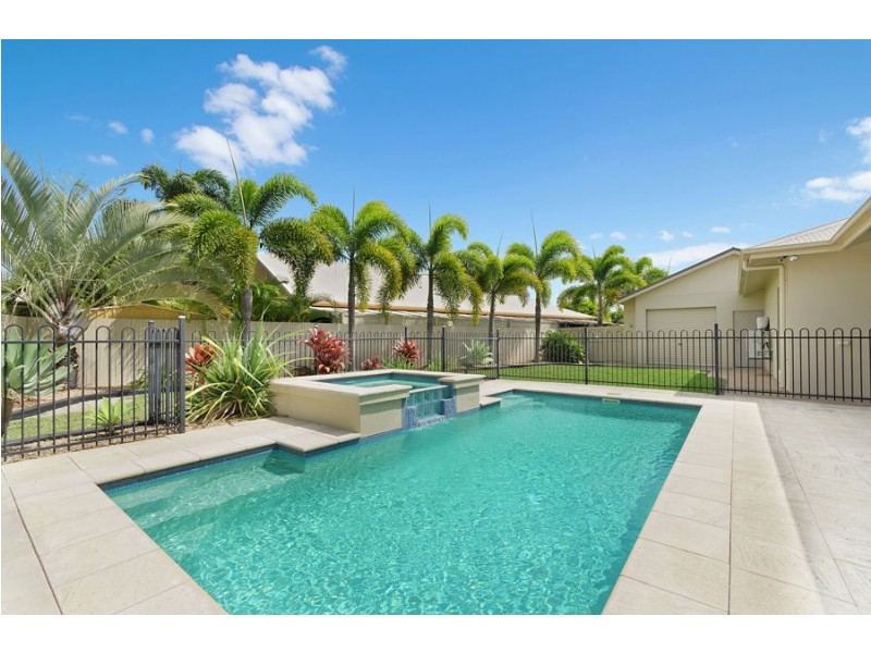 18 Blackbean Court, Mount Louisa QLD 4814