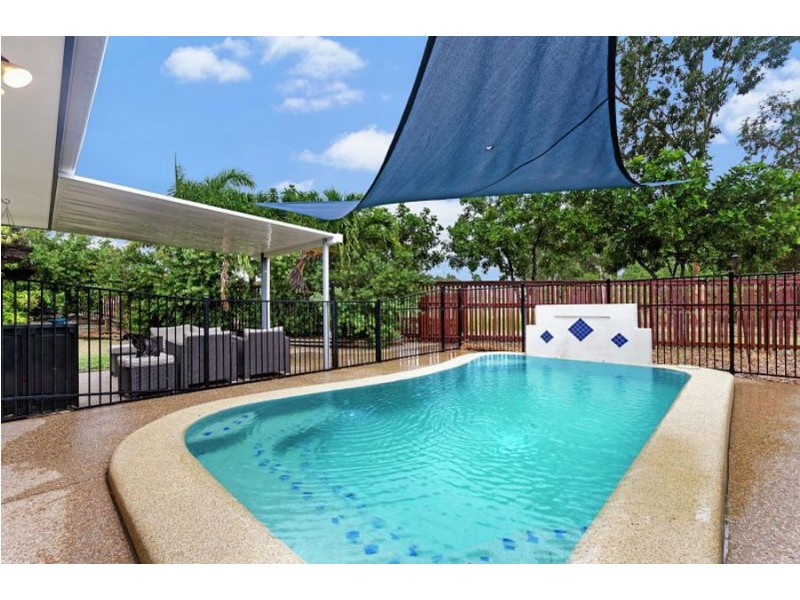 27 Anchorage Circuit, Bushland Beach QLD 4818