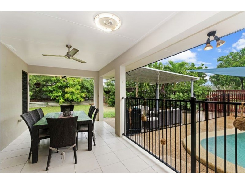 27 Anchorage Circuit, Bushland Beach QLD 4818