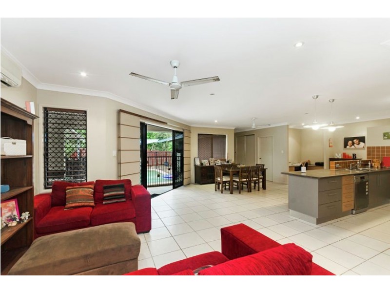 27 Anchorage Circuit, Bushland Beach QLD 4818