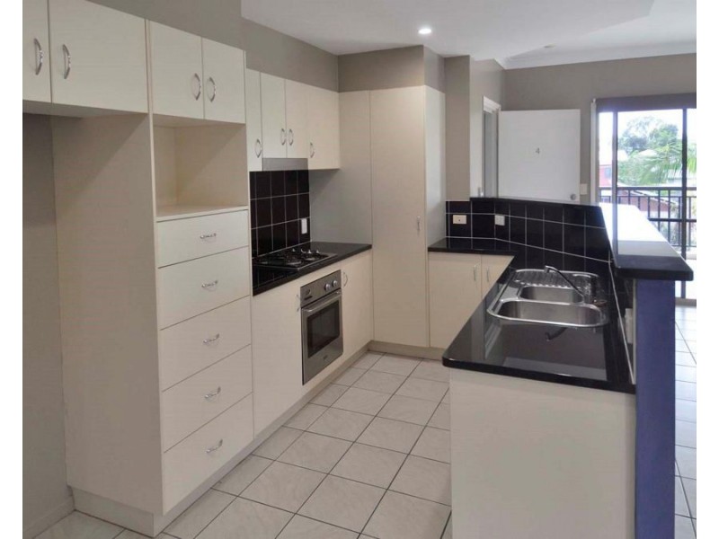 4/122 Eyre Street, North Ward QLD 4810