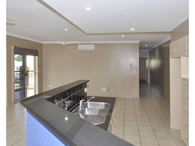 4/122 Eyre Street, North Ward QLD 4810