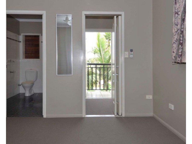 4/122 Eyre Street, North Ward QLD 4810