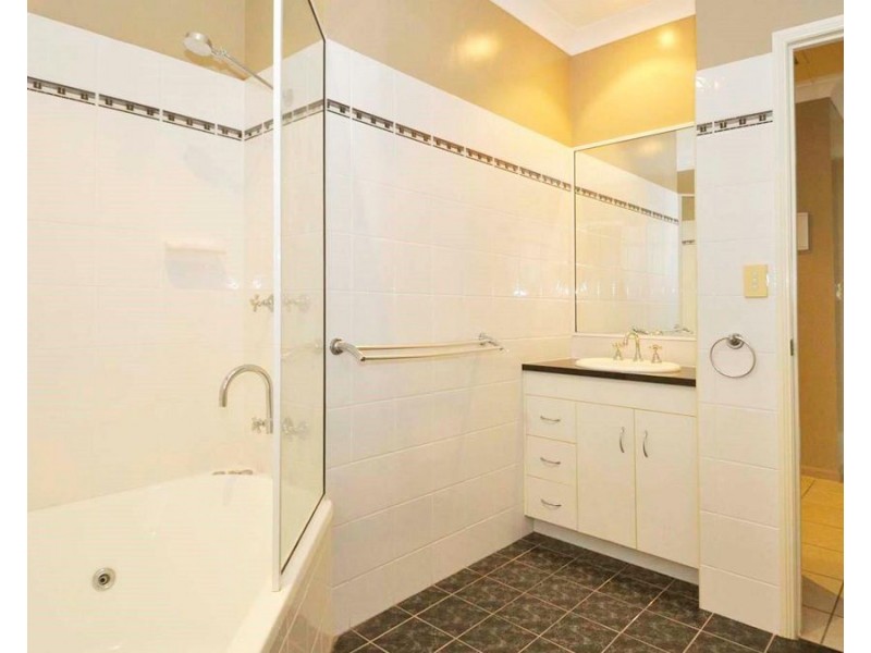 4/122 Eyre Street, North Ward QLD 4810