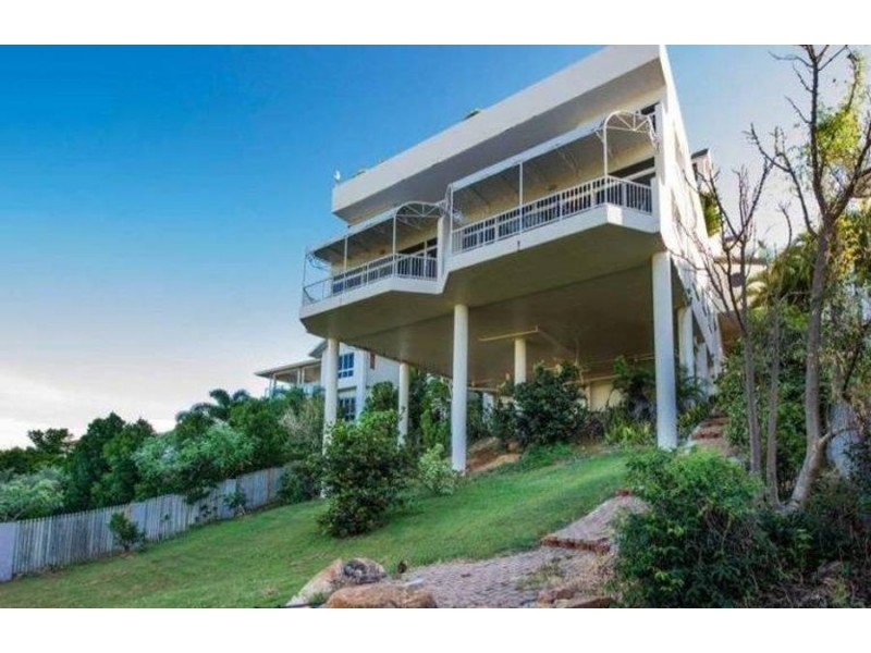 2/13 Hillside Crescent, Townsville City QLD 4810