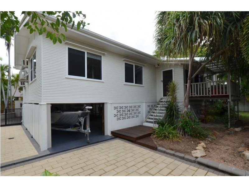 11 Bishop Street, Belgian Gardens QLD 4810