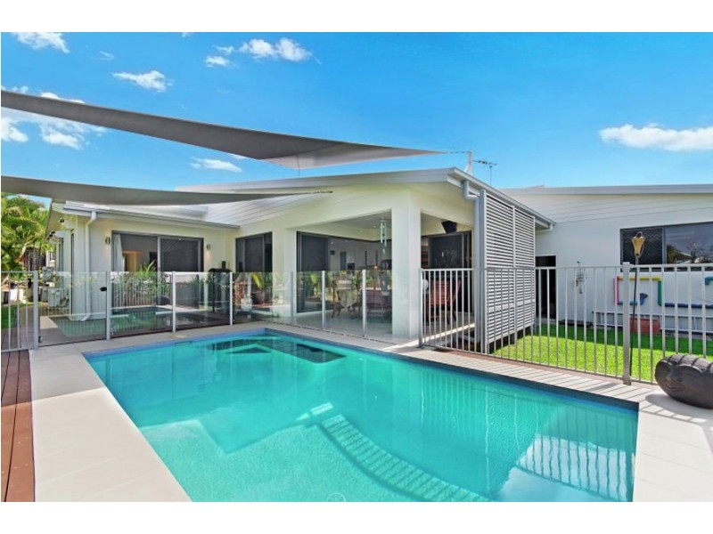 5 Cowrie Court, Bushland Beach QLD 4818