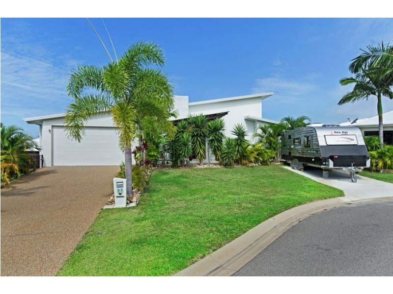 5 Cowrie Court, Bushland Beach QLD 4818