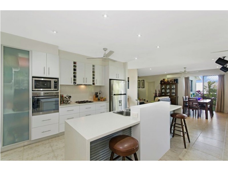 5 Cowrie Court, Bushland Beach QLD 4818