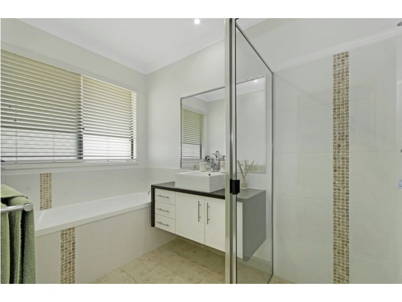 5 Cowrie Court, Bushland Beach QLD 4818