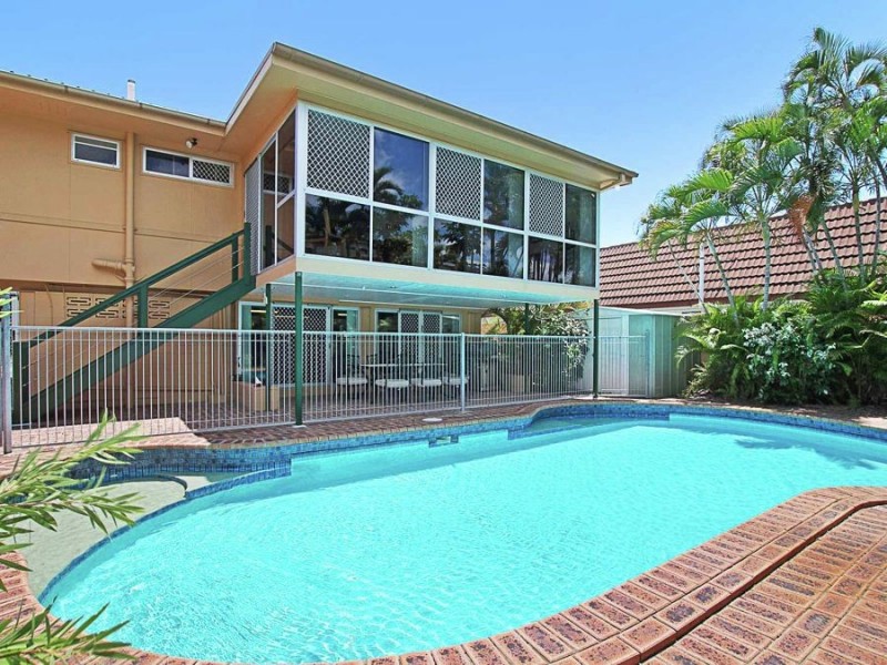 10 Seaward Crescent, Pallarenda QLD 4810