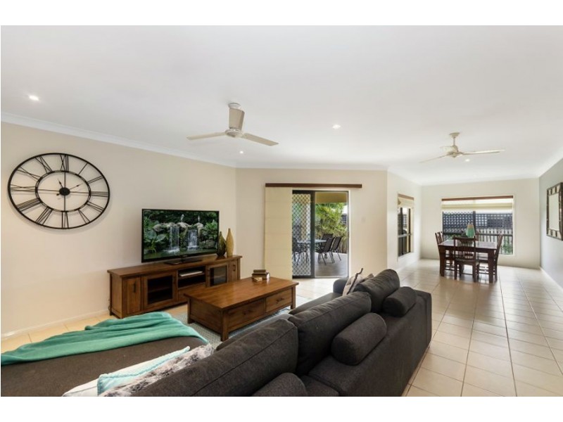 25 Woodwark Drive, Bushland Beach QLD 4818