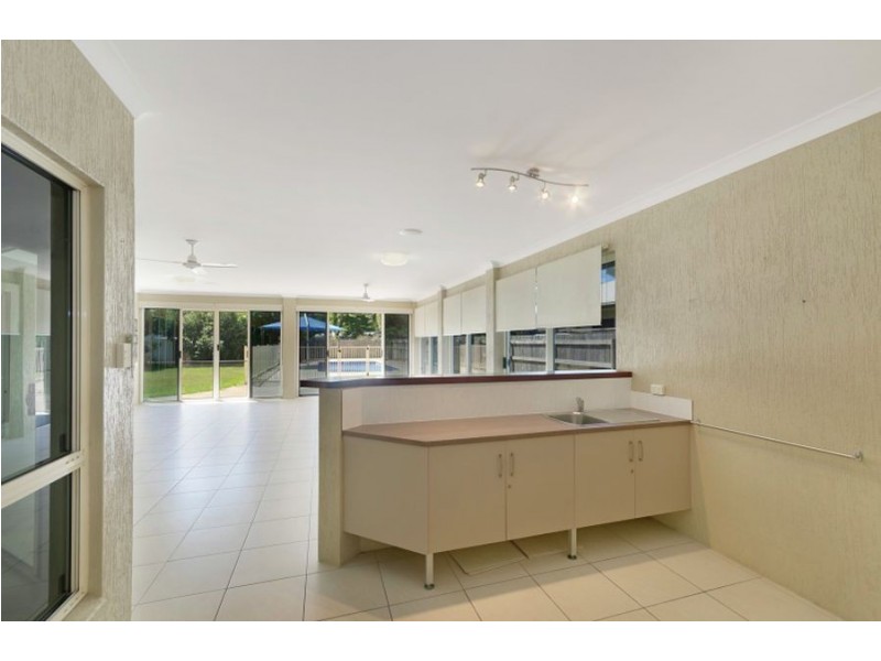 37 Marina Drive, Bushland Beach QLD 4818