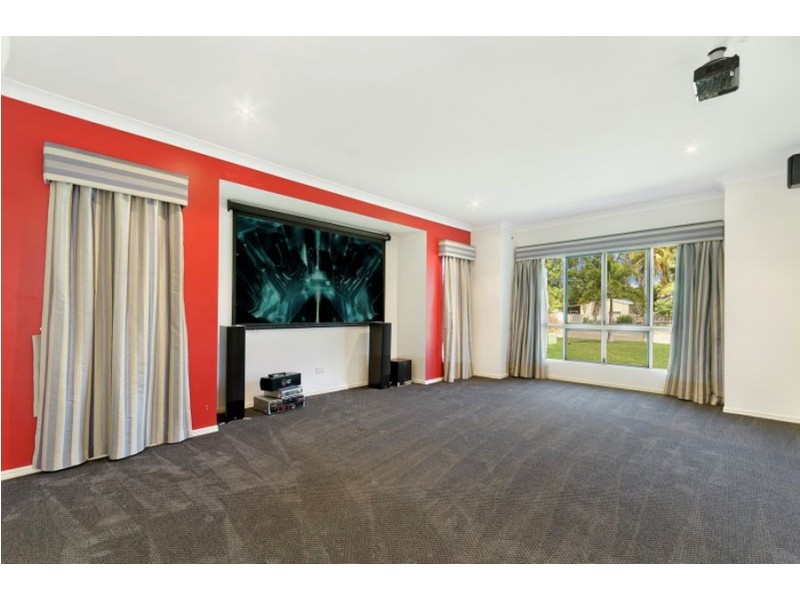 37 Marina Drive, Bushland Beach QLD 4818