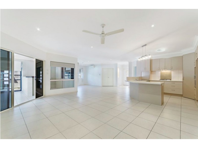 37 Marina Drive, Bushland Beach QLD 4818