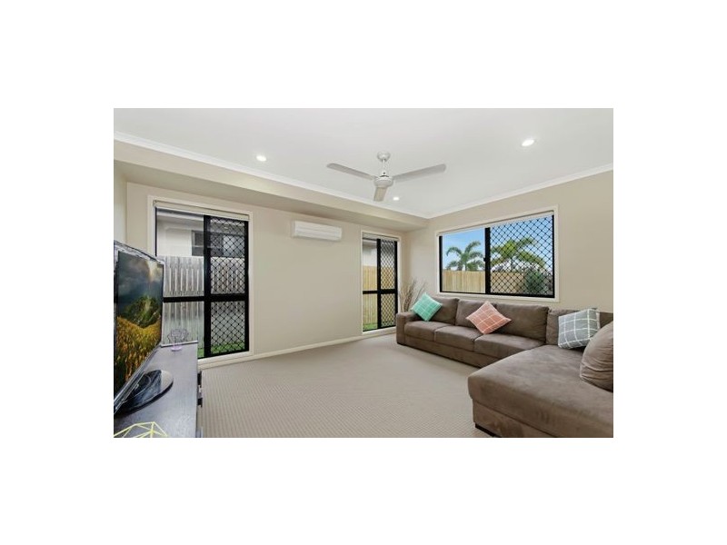 8 Truman Way, Mount Louisa QLD 4814