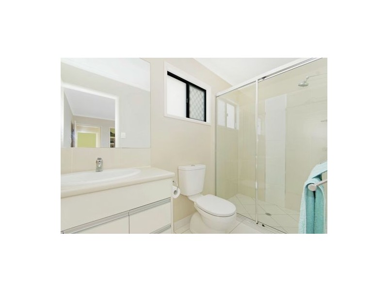 8 Truman Way, Mount Louisa QLD 4814