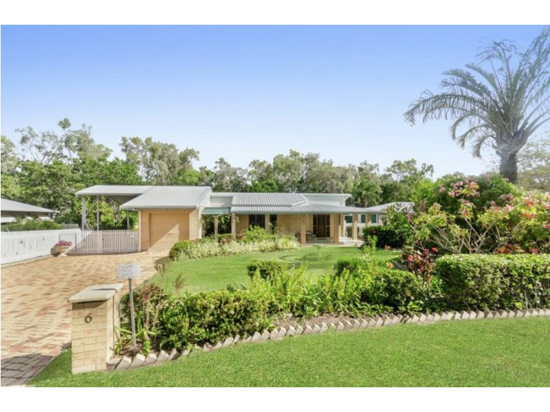 6 Bunya Street, Bushland Beach QLD 4818