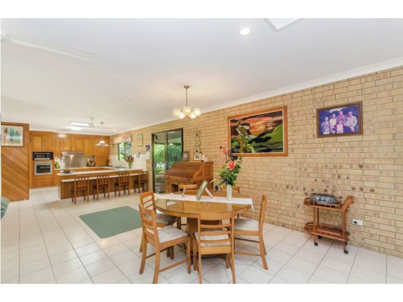 6 Bunya Street, Bushland Beach QLD 4818