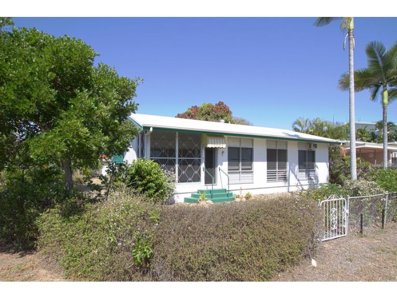 2 Palm Street, Rowes Bay QLD 4810