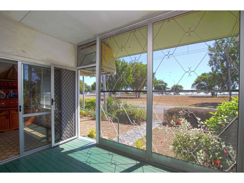 2 Palm Street, Rowes Bay QLD 4810